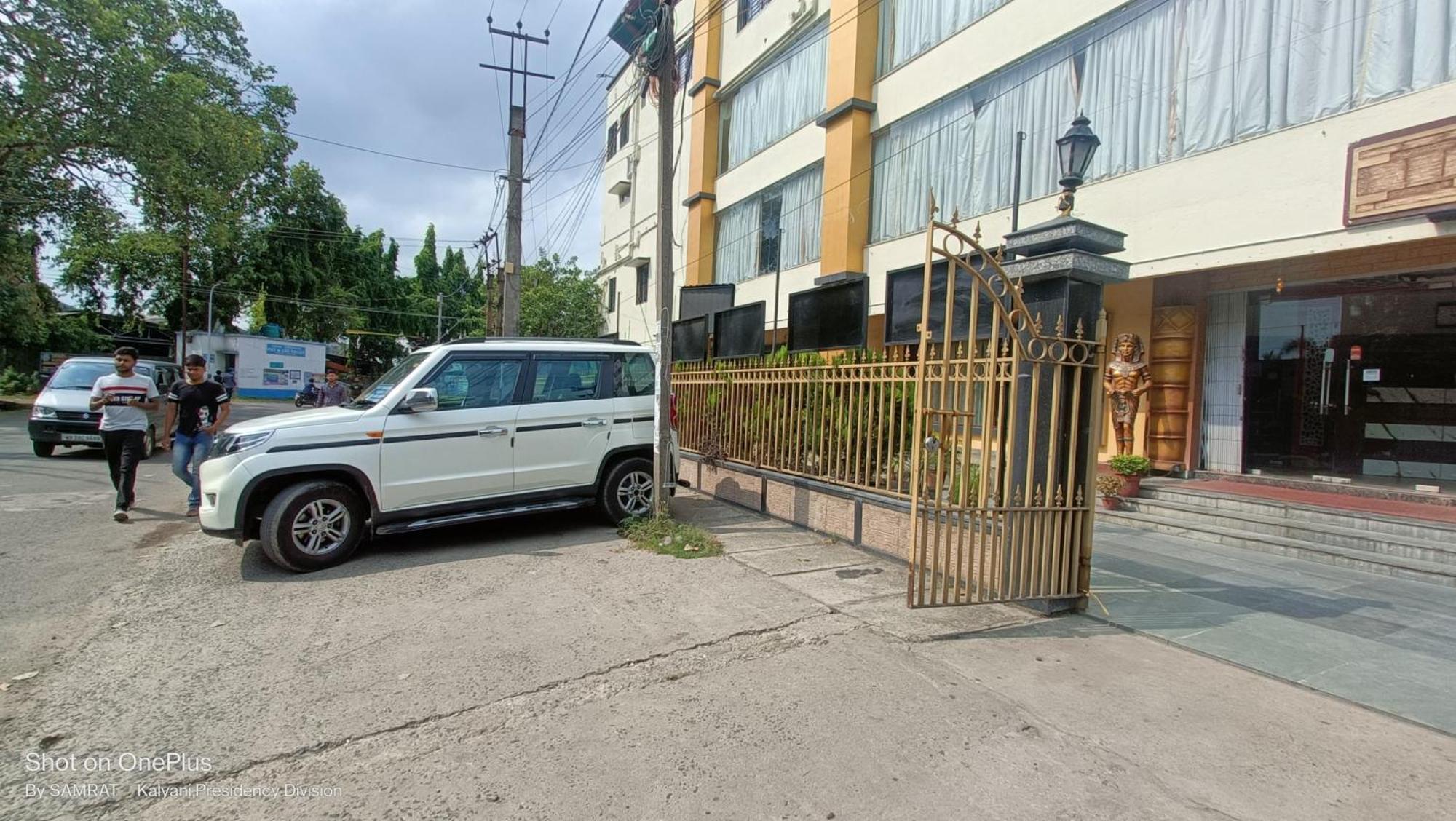Trisplanet Hotel Kalyani Exterior photo